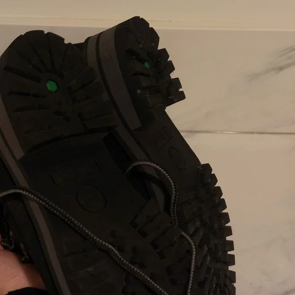 Black suede fur trim Timberland booties - Picture 9 of 10